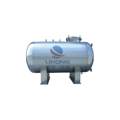 Horizontal insulation storage tank