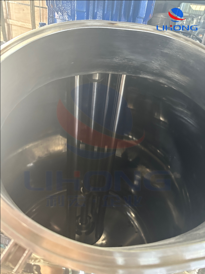 Pharmaceutical mulsification tank